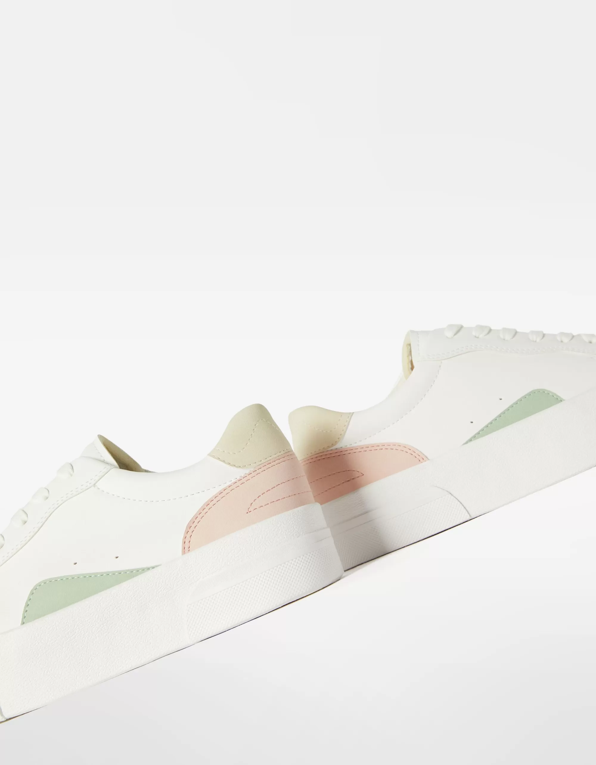 MUJER BERSHKA Zapatillas plataforma combinadas