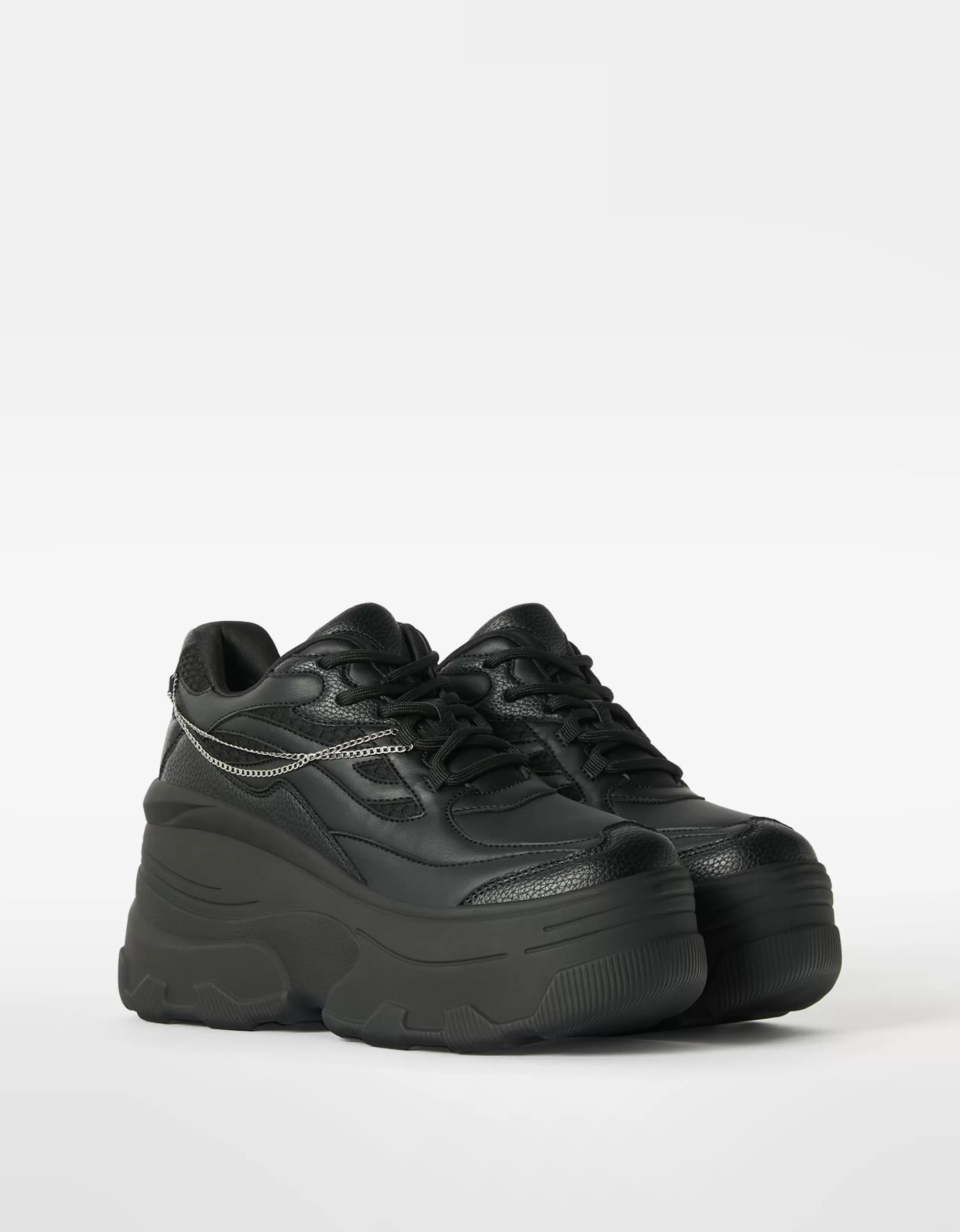 MUJER BERSHKA Zapatillas plataforma XL cadena
