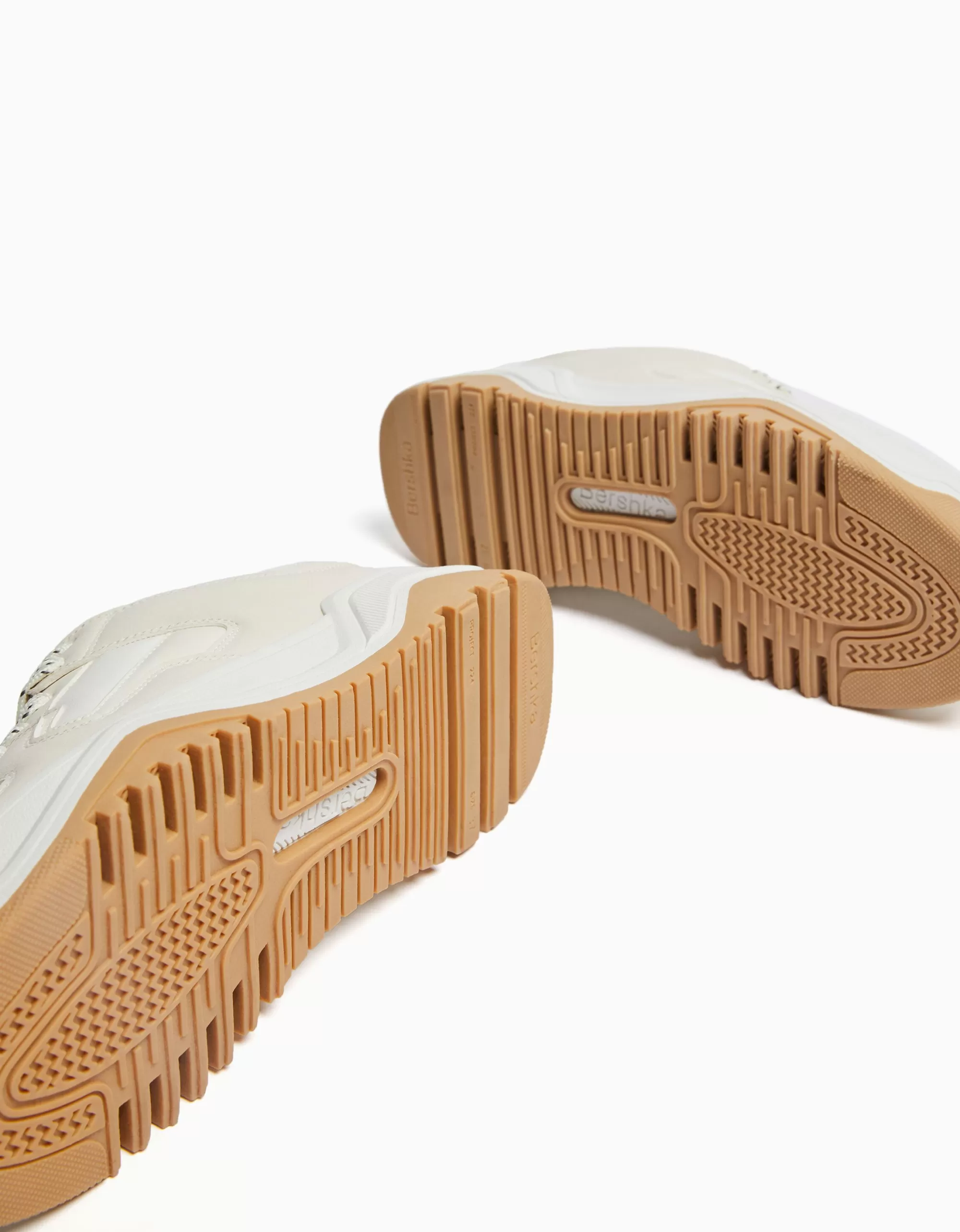 MUJER BERSHKA Zapatillas volumen