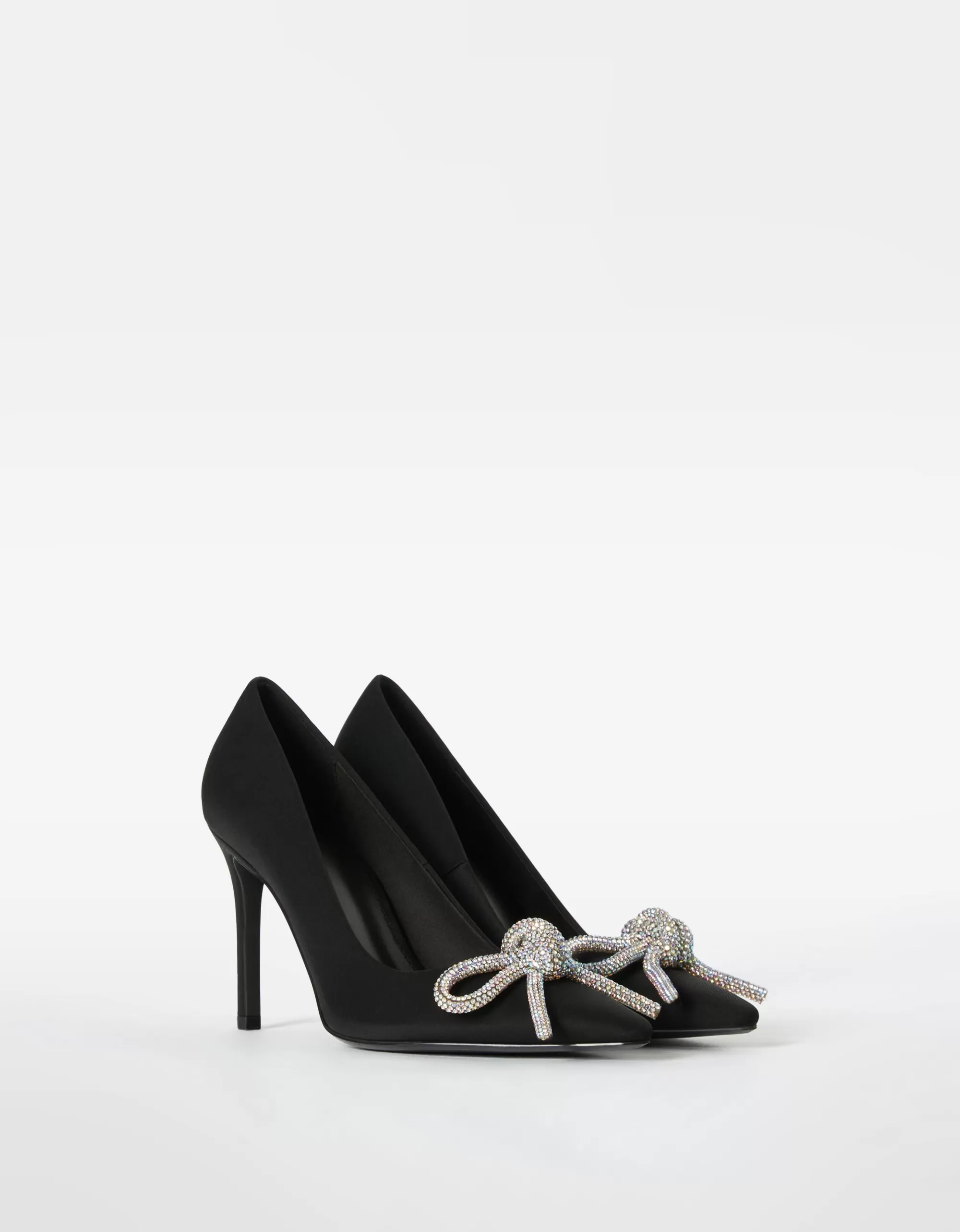 MUJER BERSHKA Zapato tacón lazo brillos