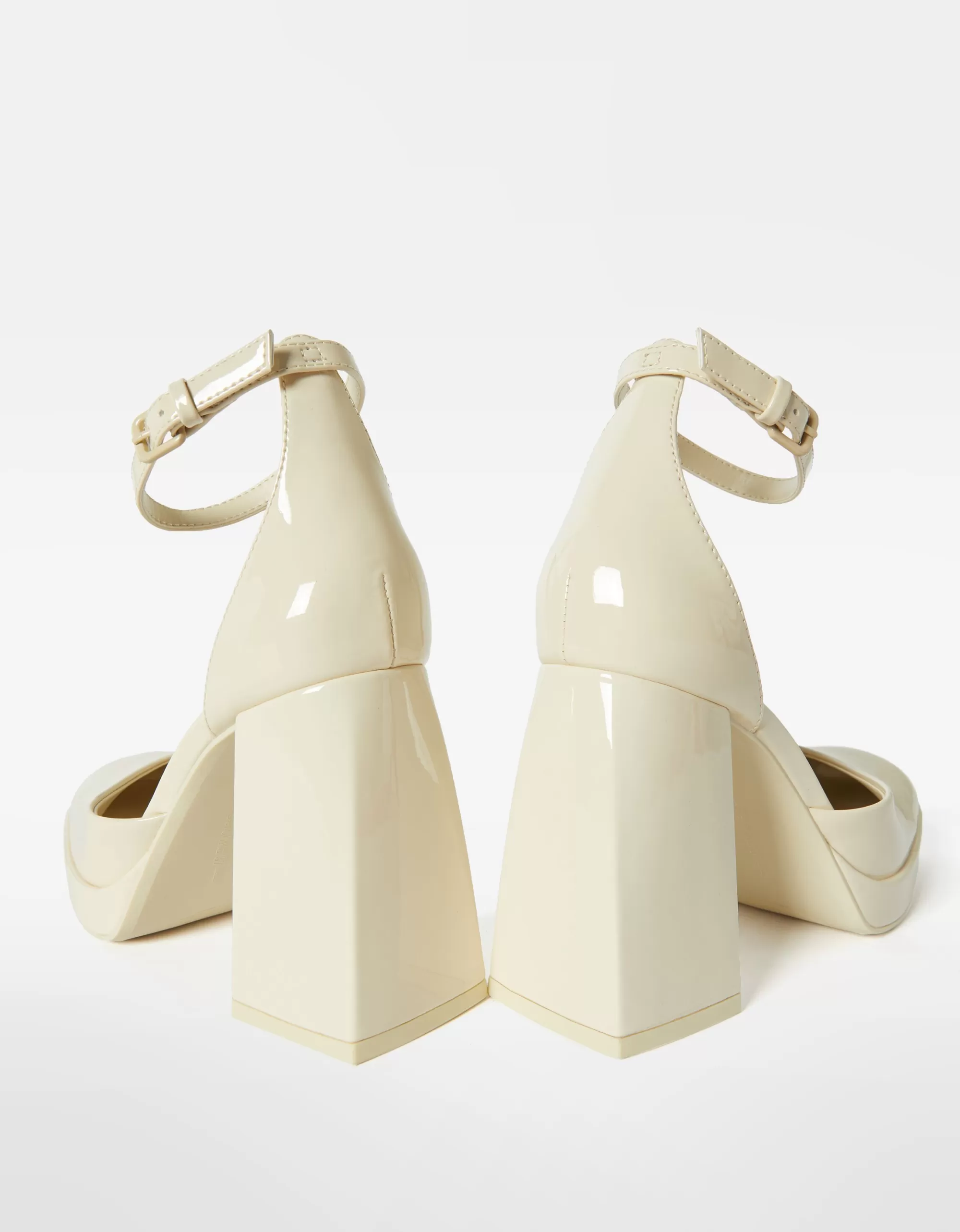MUJER BERSHKA Zapato tacón plataforma