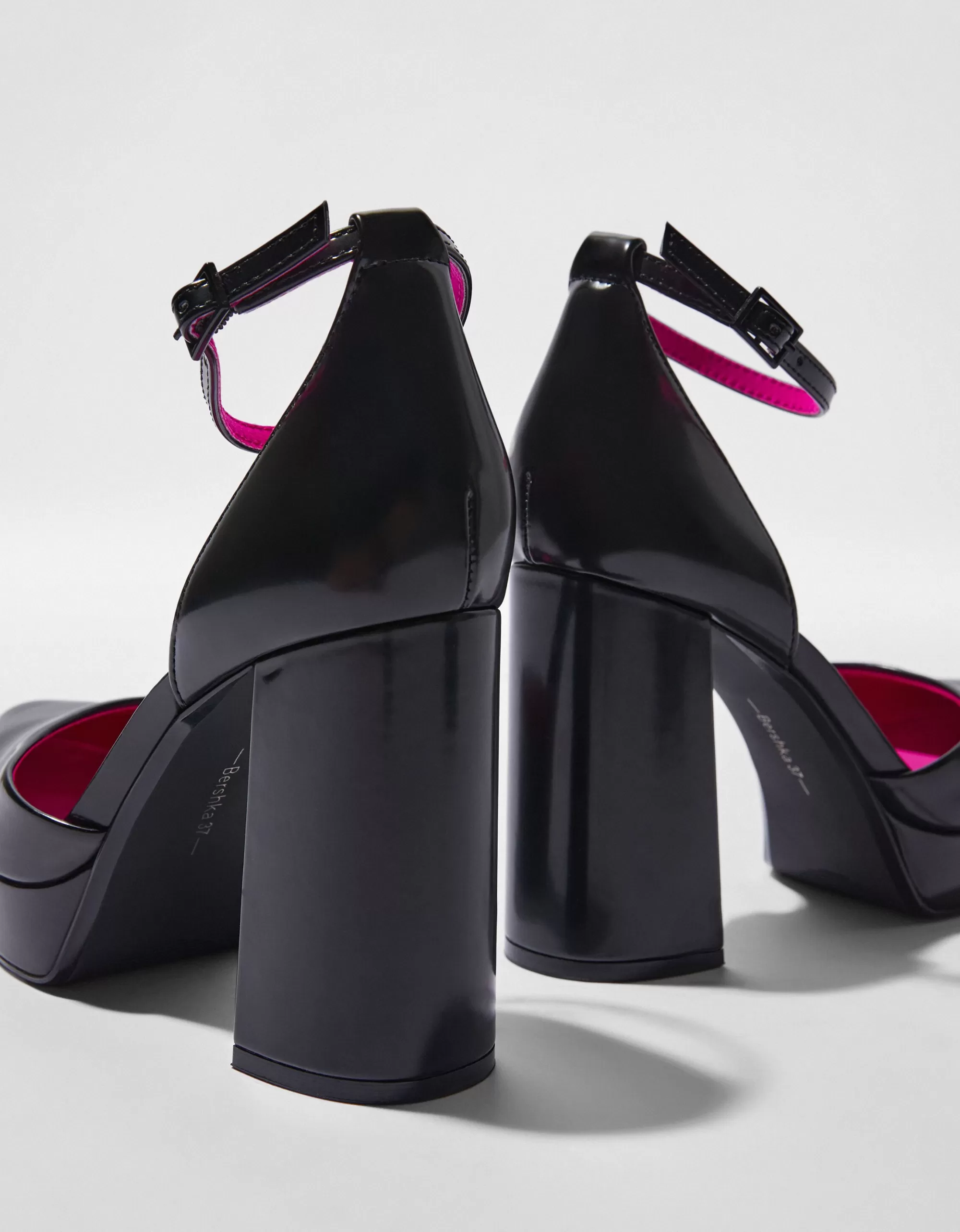 MUJER BERSHKA Zapato tacón plataforma