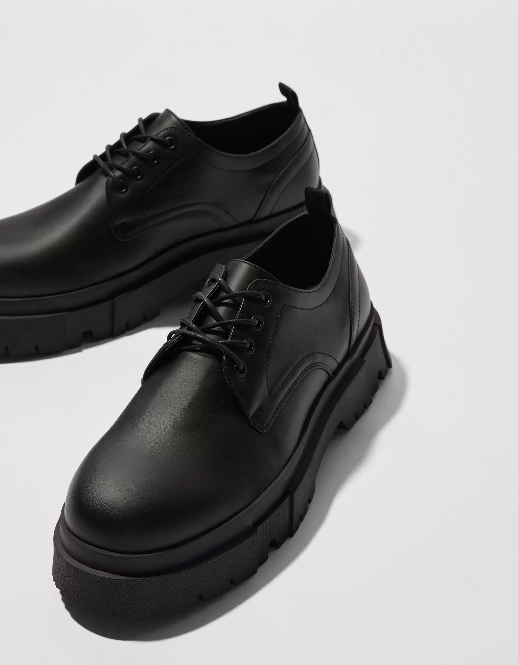 HOMBRE BERSHKA Zapato vestir suela track hombre