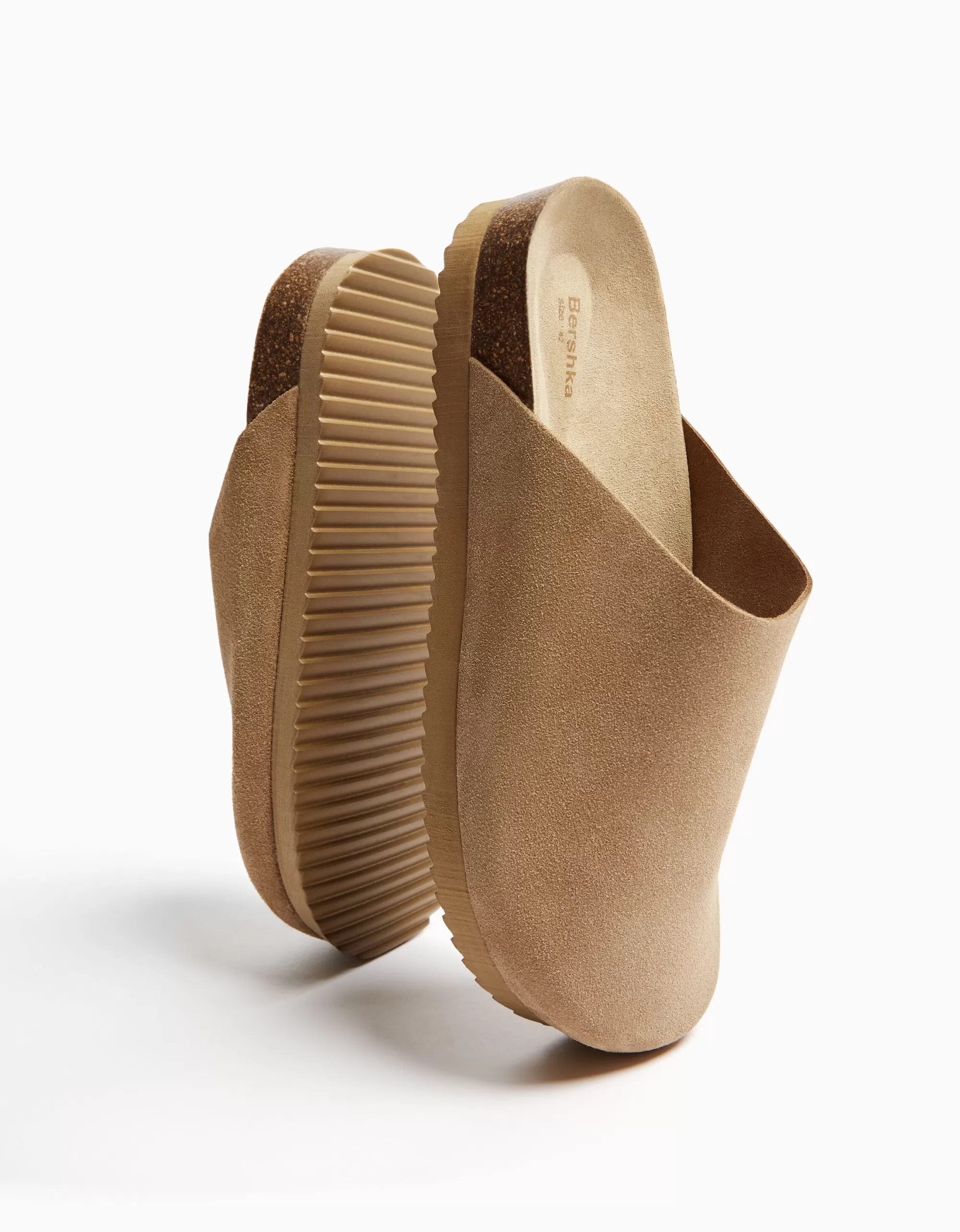 HOMBRE BERSHKA Zueco piel serraje